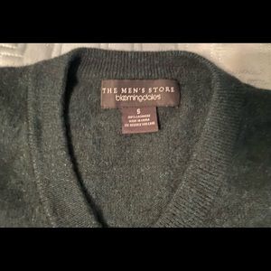 Bloomingdale’s Men”s cashmere sweater